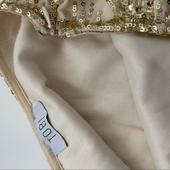 Tobi Gold Sequin Scallop Mini Skirt - Picture 9 of 10